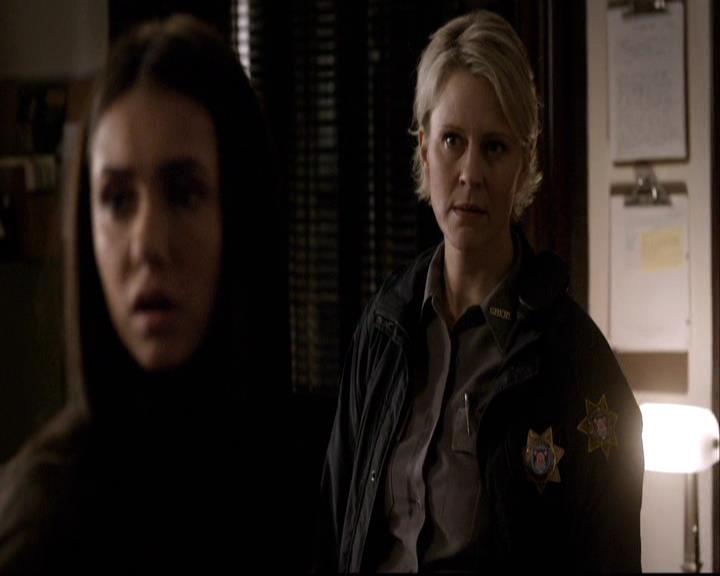 VampireDiariesWorld-dot-org_2x22AsILayDying1160.jpg