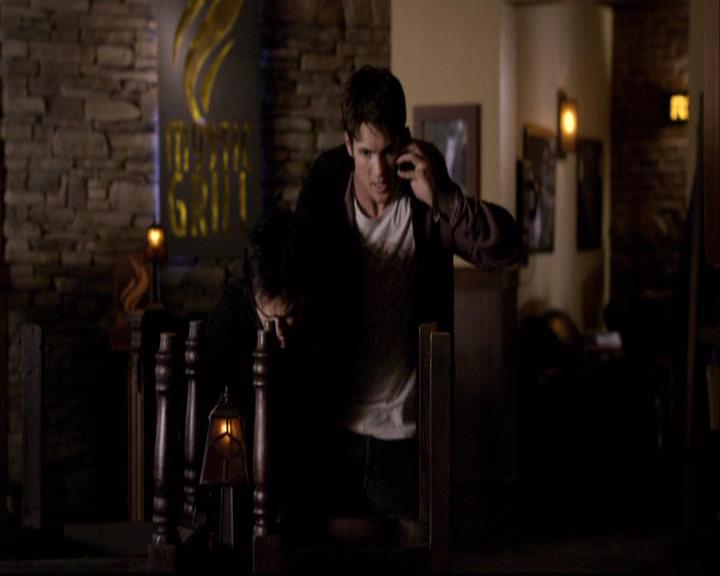 VampireDiariesWorld-dot-org_2x22AsILayDying1174.jpg