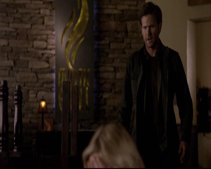 VampireDiariesWorld-dot-org_2x22AsILayDying1229.jpg