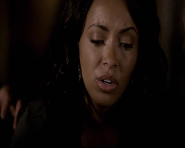 VampireDiariesWorld-dot-org_2x22AsILayDying1236.jpg