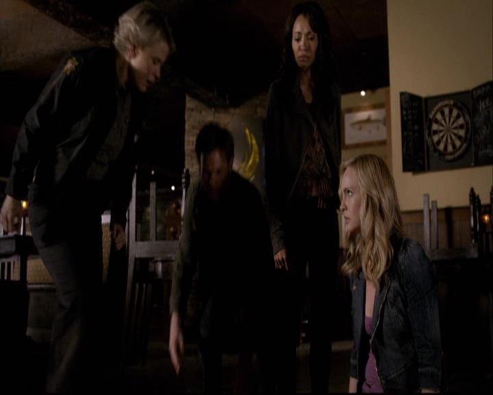 VampireDiariesWorld-dot-org_2x22AsILayDying1246.jpg