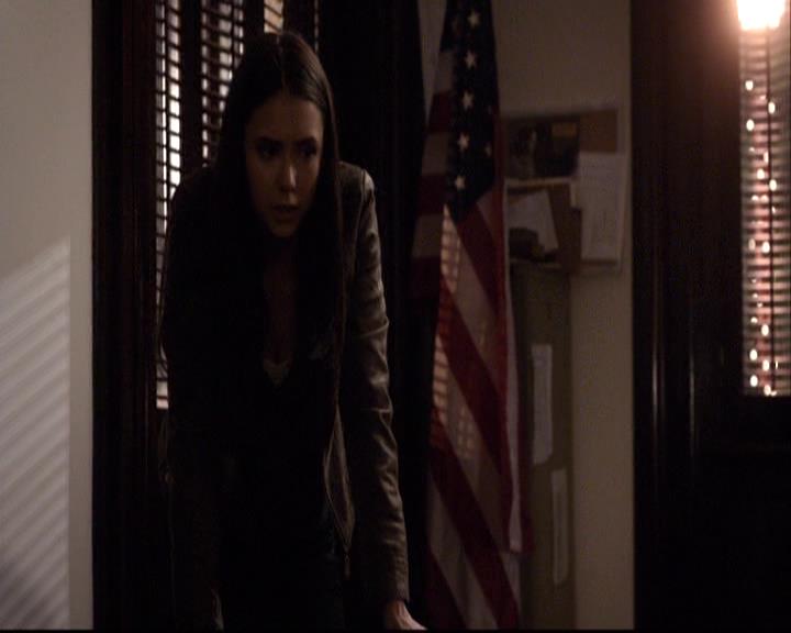 VampireDiariesWorld-dot-org_2x22AsILayDying1255.jpg