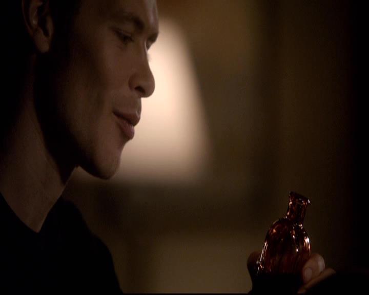 VampireDiariesWorld-dot-org_2x22AsILayDying1279.jpg