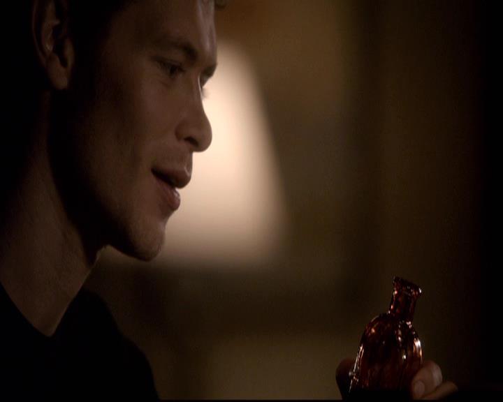 VampireDiariesWorld-dot-org_2x22AsILayDying1281.jpg