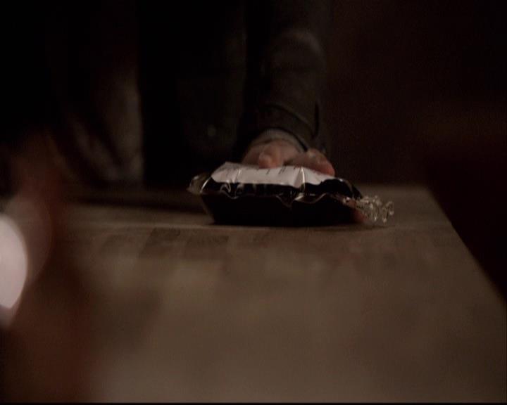 VampireDiariesWorld-dot-org_2x22AsILayDying1309.jpg