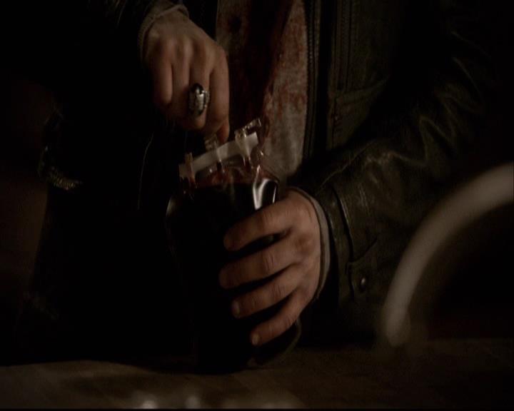 VampireDiariesWorld-dot-org_2x22AsILayDying1316.jpg