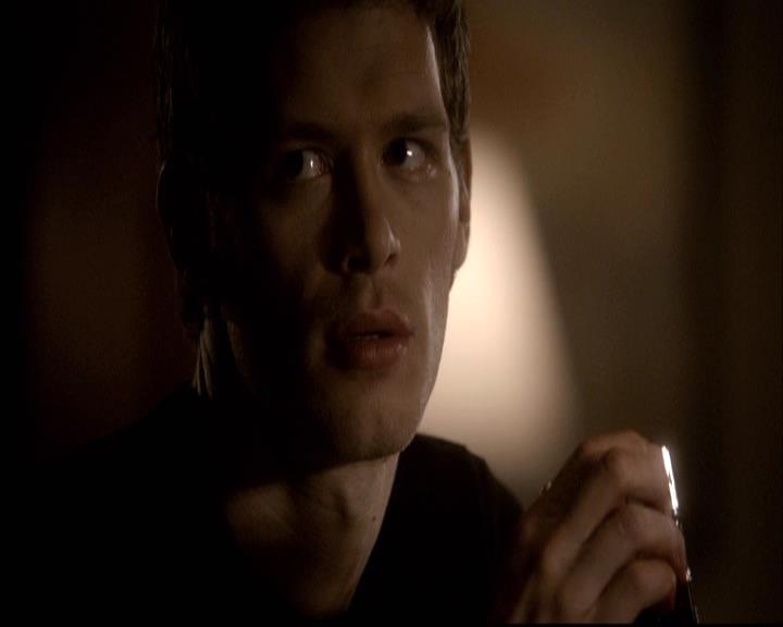 VampireDiariesWorld-dot-org_2x22AsILayDying1328.jpg