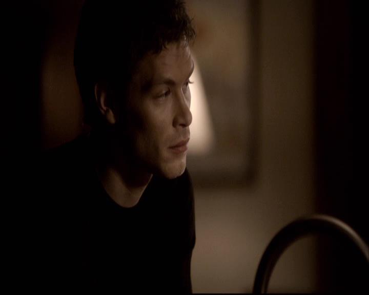 VampireDiariesWorld-dot-org_2x22AsILayDying1340.jpg