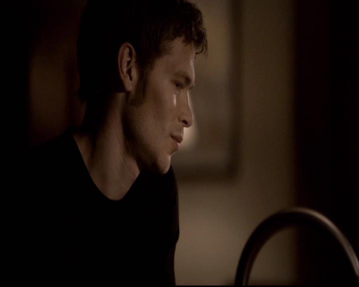 VampireDiariesWorld-dot-org_2x22AsILayDying1345.jpg