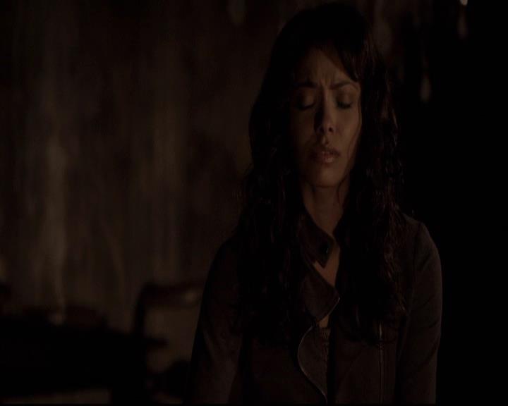 VampireDiariesWorld-dot-org_2x22AsILayDying1394.jpg