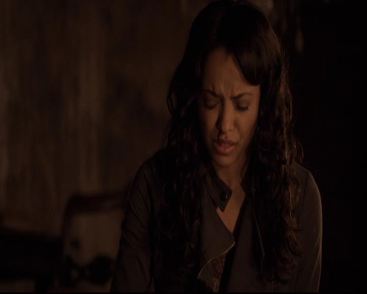 VampireDiariesWorld-dot-org_2x22AsILayDying1436.jpg