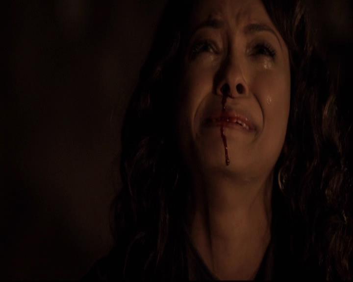 VampireDiariesWorld-dot-org_2x22AsILayDying1447.jpg