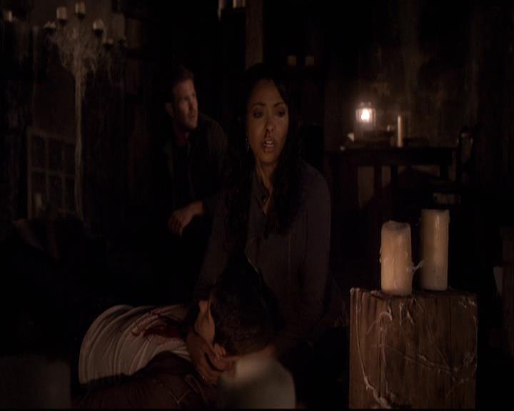 VampireDiariesWorld-dot-org_2x22AsILayDying1470.jpg