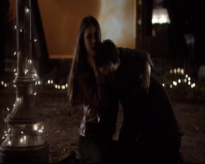 VampireDiariesWorld-dot-org_2x22AsILayDying1612.jpg