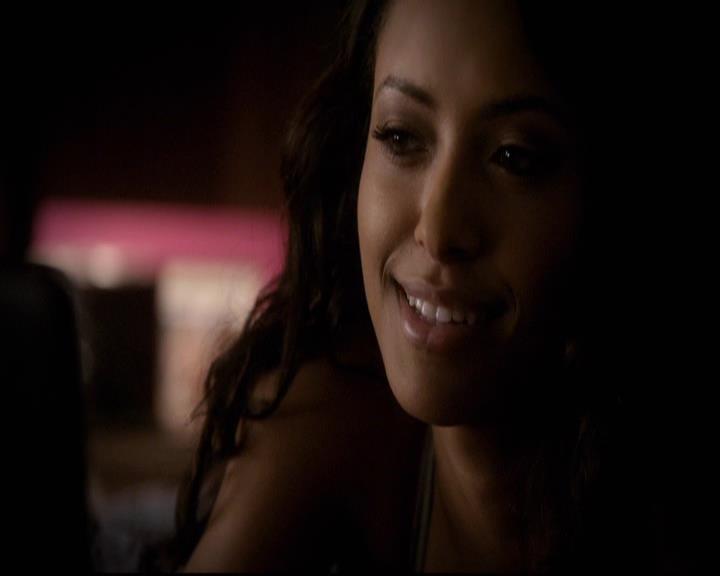 VampireDiariesWorld-dot-org_2x22AsILayDying1700.jpg