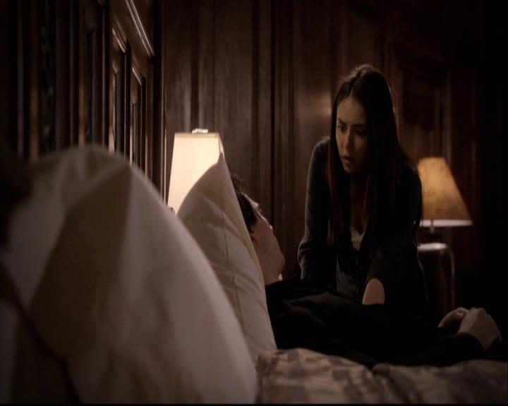 VampireDiariesWorld-dot-org_2x22AsILayDying1758.jpg