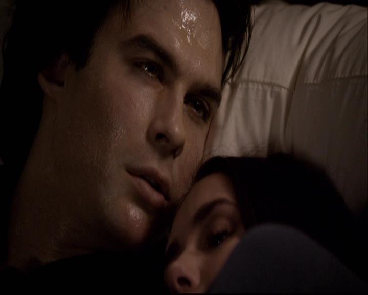 VampireDiariesWorld-dot-org_2x22AsILayDying1985.jpg