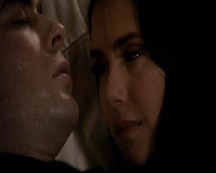 VampireDiariesWorld-dot-org_2x22AsILayDying1989.jpg