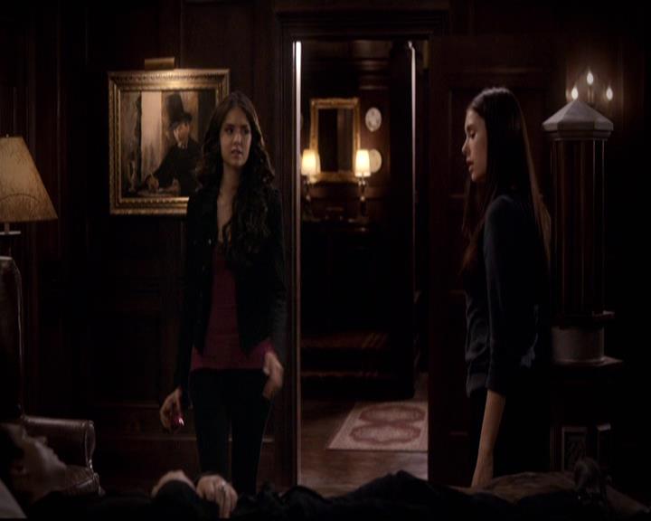 VampireDiariesWorld-dot-org_2x22AsILayDying2033.jpg