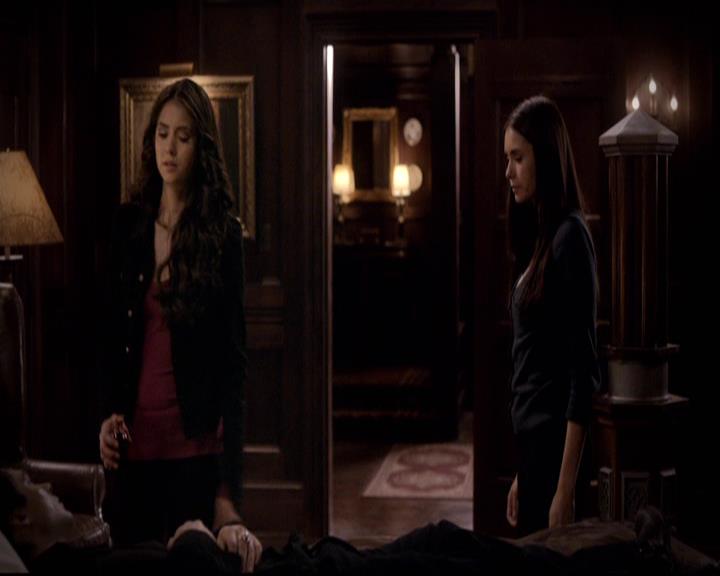 VampireDiariesWorld-dot-org_2x22AsILayDying2034.jpg