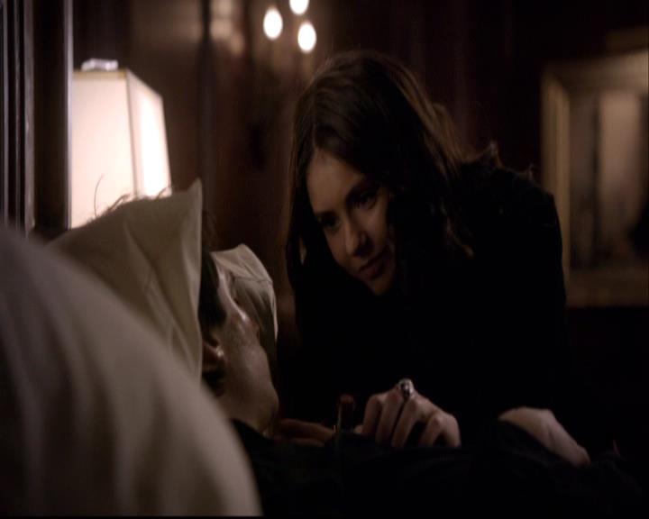 VampireDiariesWorld-dot-org_2x22AsILayDying2048.jpg