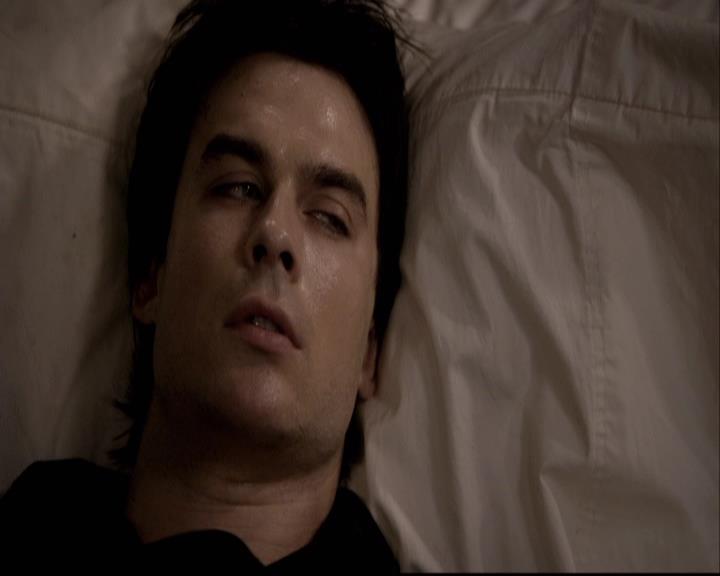 VampireDiariesWorld-dot-org_2x22AsILayDying2070.jpg