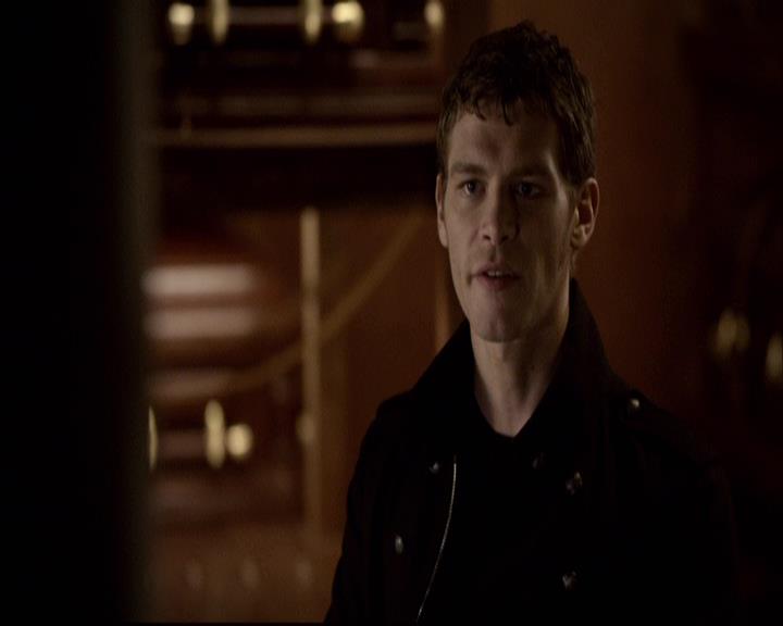 VampireDiariesWorld-dot-org_2x22AsILayDying2117.jpg