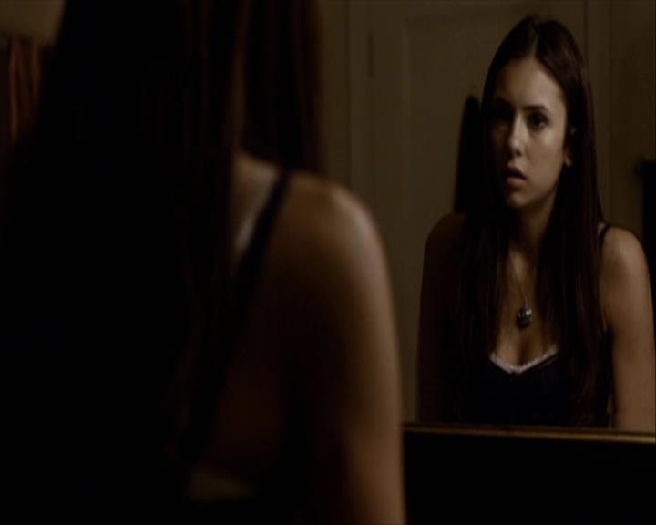 VampireDiariesWorld-dot-org_Seizoen2-DVDExtras-HerOwnWorstEnemy_ElenaKatherineandNina0019.jpg