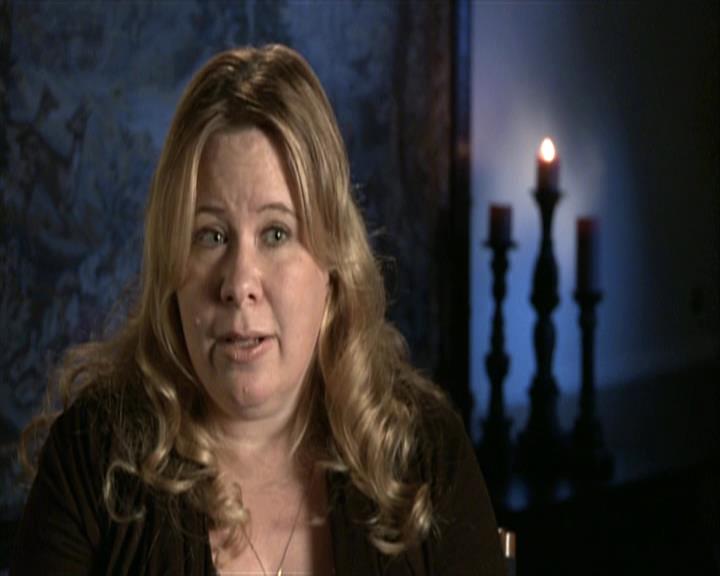 VampireDiariesWorld-dot-org_Seizoen2-DVDExtras-HerOwnWorstEnemy_ElenaKatherineandNina0124.jpg