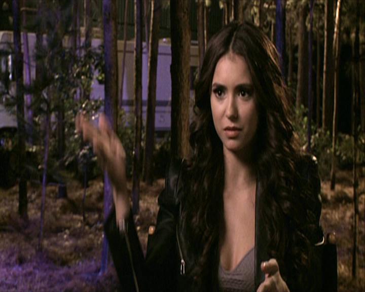 VampireDiariesWorld-dot-org_Seizoen2-DVDExtras-HerOwnWorstEnemy_ElenaKatherineandNina0152.jpg