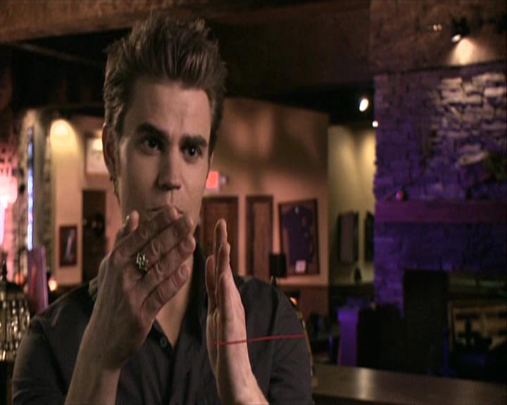 VampireDiariesWorld-dot-org_Seizoen2-DVDExtras-HerOwnWorstEnemy_ElenaKatherineandNina0157.jpg