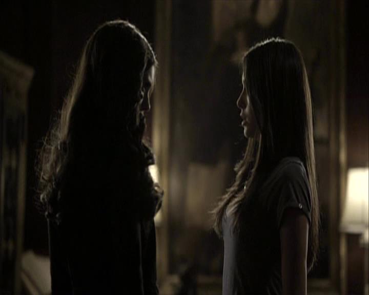 VampireDiariesWorld-dot-org_Seizoen2-DVDExtras-HerOwnWorstEnemy_ElenaKatherineandNina0164.jpg