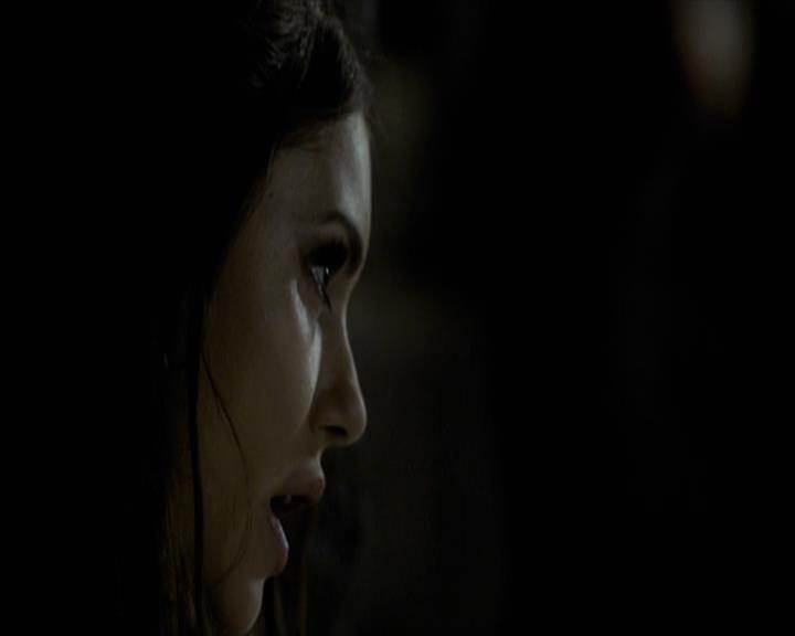 VampireDiariesWorld-dot-org_Seizoen2-DVDExtras-HerOwnWorstEnemy_ElenaKatherineandNina0181.jpg