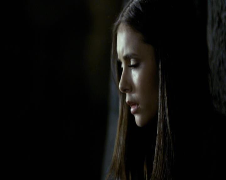 VampireDiariesWorld-dot-org_Seizoen2-DVDExtras-HerOwnWorstEnemy_ElenaKatherineandNina0224.jpg