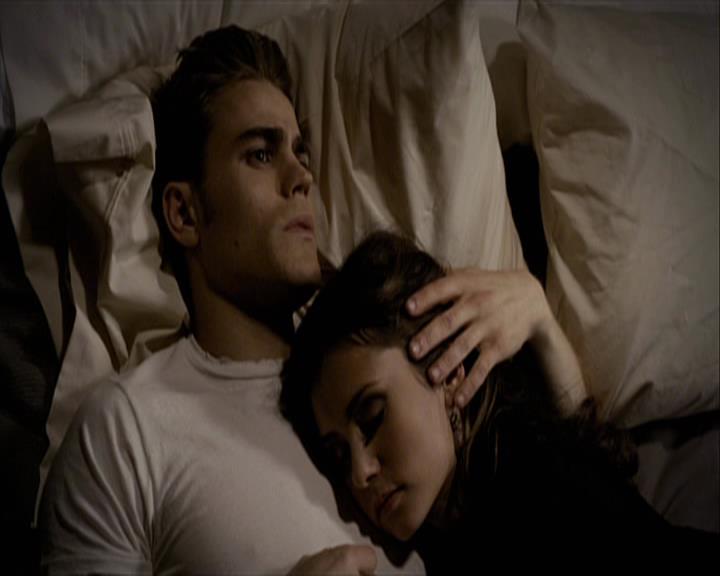 VampireDiariesWorld-dot-org_Seizoen2-DVDExtras-HerOwnWorstEnemy_ElenaKatherineandNina0336.jpg