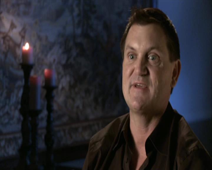 VampireDiariesWorld-dot-org_Seizoen2-DVDExtras-HerOwnWorstEnemy_ElenaKatherineandNina0352.jpg