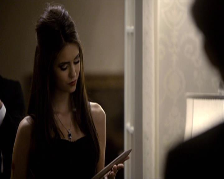 VampireDiariesWorld-dot-org_Seizoen2-DVDExtras-HerOwnWorstEnemy_ElenaKatherineandNina0382.jpg