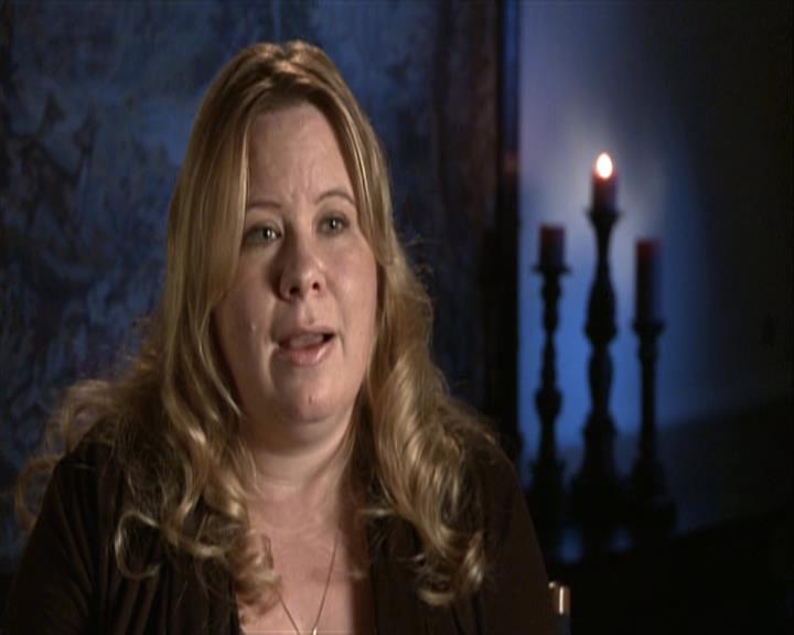 VampireDiariesWorld-dot-org_Seizoen2-DVDExtras-HerOwnWorstEnemy_ElenaKatherineandNina0402.jpg