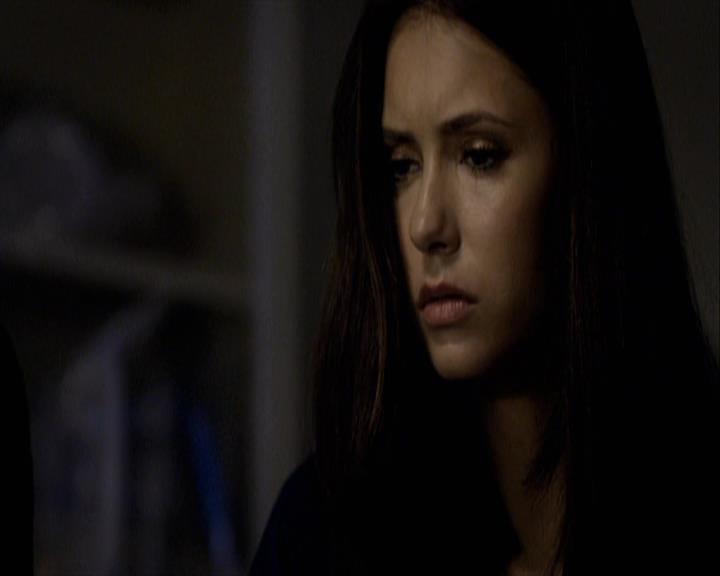 VampireDiariesWorld-dot-org_Seizoen2-DVDExtras-HerOwnWorstEnemy_ElenaKatherineandNina0410.jpg
