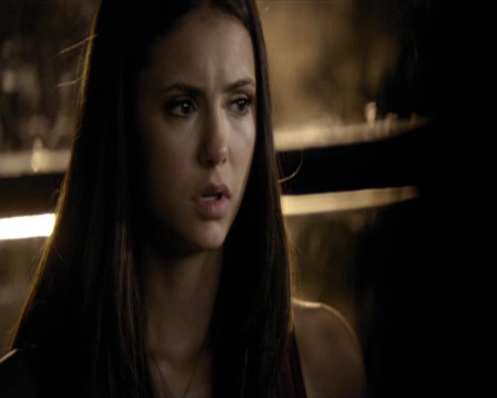 VampireDiariesWorld-dot-org_Seizoen2-DVDExtras-HerOwnWorstEnemy_ElenaKatherineandNina0468.jpg