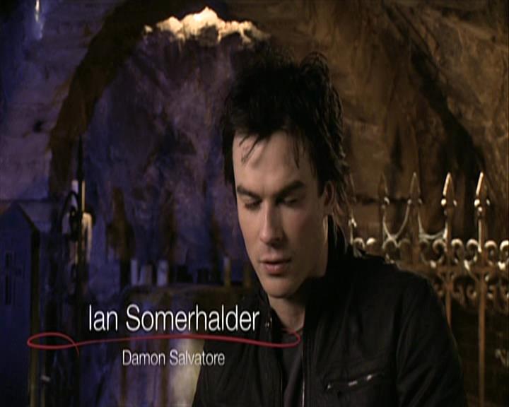 VampireDiariesWorld-dot-org_Seizoen2-DVDExtras-PagesOfTheWolf-BuildingTheBeast0025.jpg