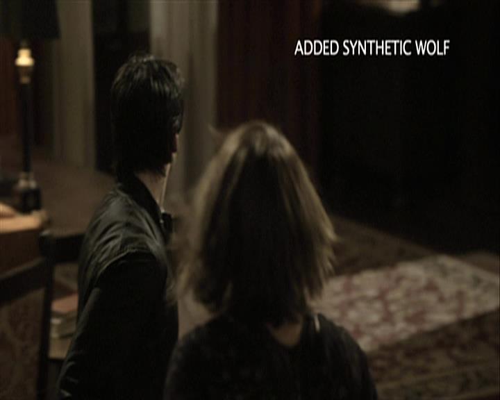 VampireDiariesWorld-dot-org_Seizoen2-DVDExtras-PagesOfTheWolf-BuildingTheBeast0174.jpg