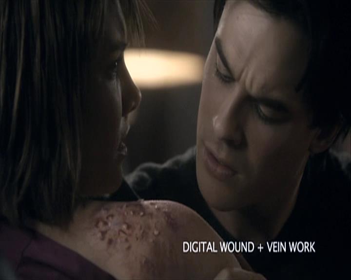 VampireDiariesWorld-dot-org_Seizoen2-DVDExtras-PagesOfTheWolf-BuildingTheBeast0188.jpg