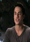 VampireDiariesWorld-dot-org_Seizoen2-DVDExtras-PagesOfTheWolf-BuildingTheBeast0226.jpg