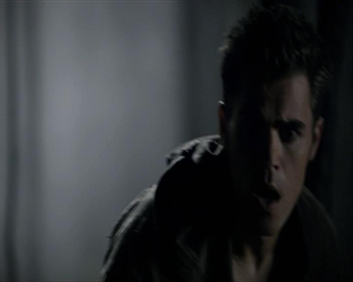 VampireDiariesWorld-dot-org_Seizoen2-DVDExtras-PagesOfTheWolf-TheMythAndTheMystery0005.jpg