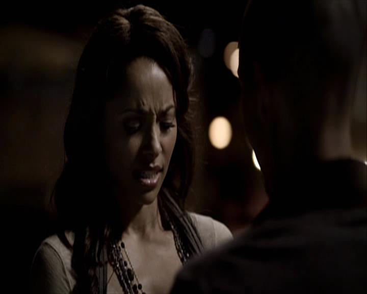 VampireDiariesWorld-dot-org_Seizoen2-DVDExtras-PagesOfTheWolf-TheMythAndTheMystery0281.jpg