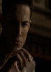 VampireDiariesWorld-dot-org_Seizoen2-DVDExtras-PagesOfTheWolf-TheMythAndTheMystery0191.jpg