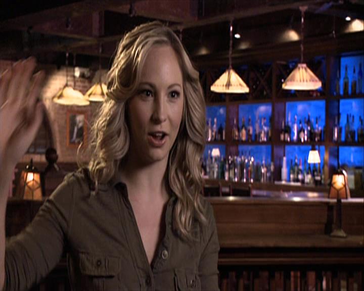 VampireDiariesWorld-dot-org_Seizoen2-DVDExtras-ThePerfectLoveTriangle-VampiresWerewolvesWitches0051.jpg