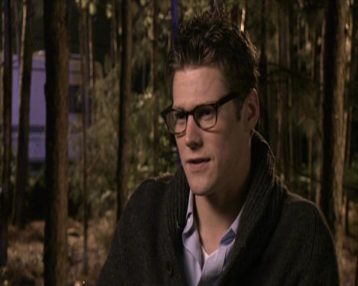 VampireDiariesWorld-dot-org_Seizoen2-DVDExtras-ThePerfectLoveTriangle-VampiresWerewolvesWitches0353.jpg