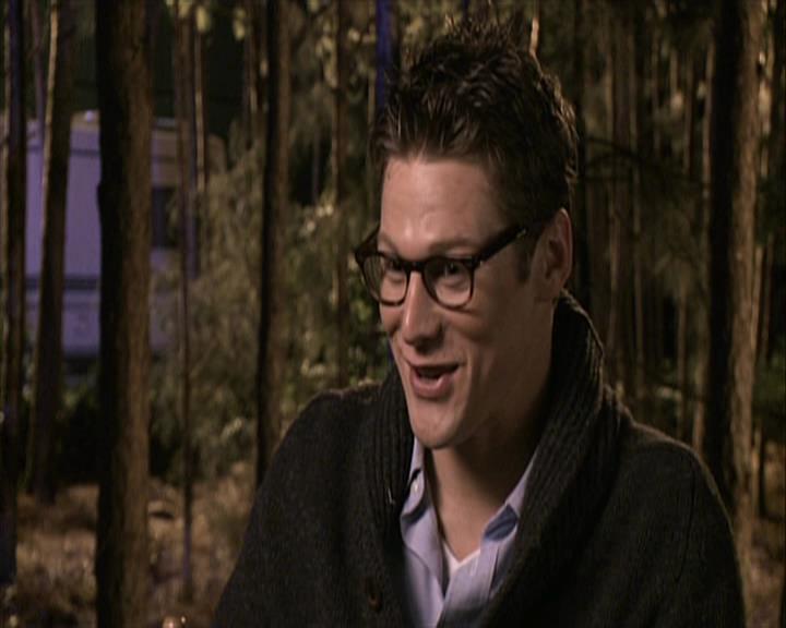 VampireDiariesWorld-dot-org_Seizoen2-DVDExtras-ThePerfectLoveTriangle-VampiresWerewolvesWitches0356.jpg